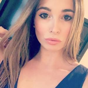 Meet your Posher, Niki